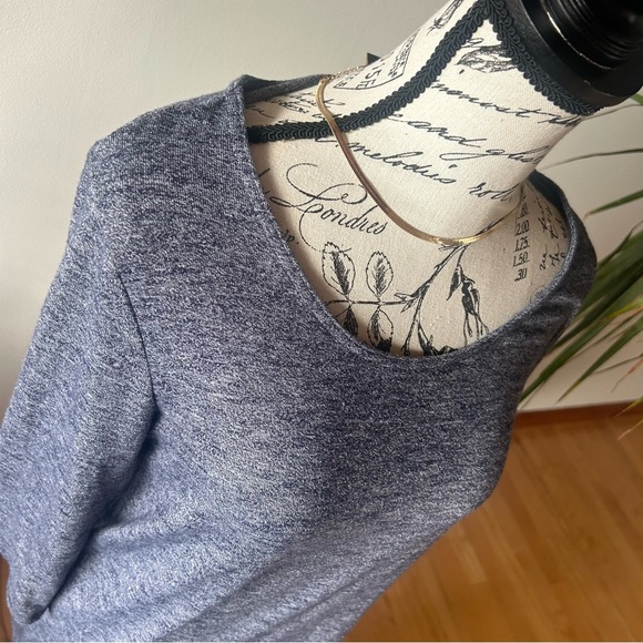 EDDIE BAUER size M blue long sleeve long fitted shirt with scoop neck - Picture 4 of 7